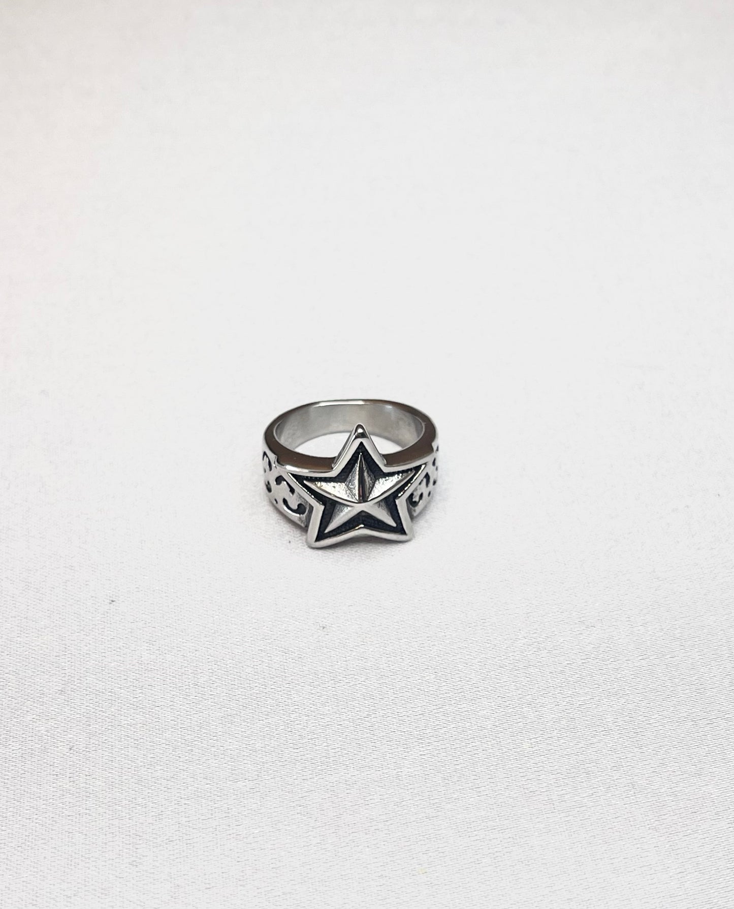 STAR RING