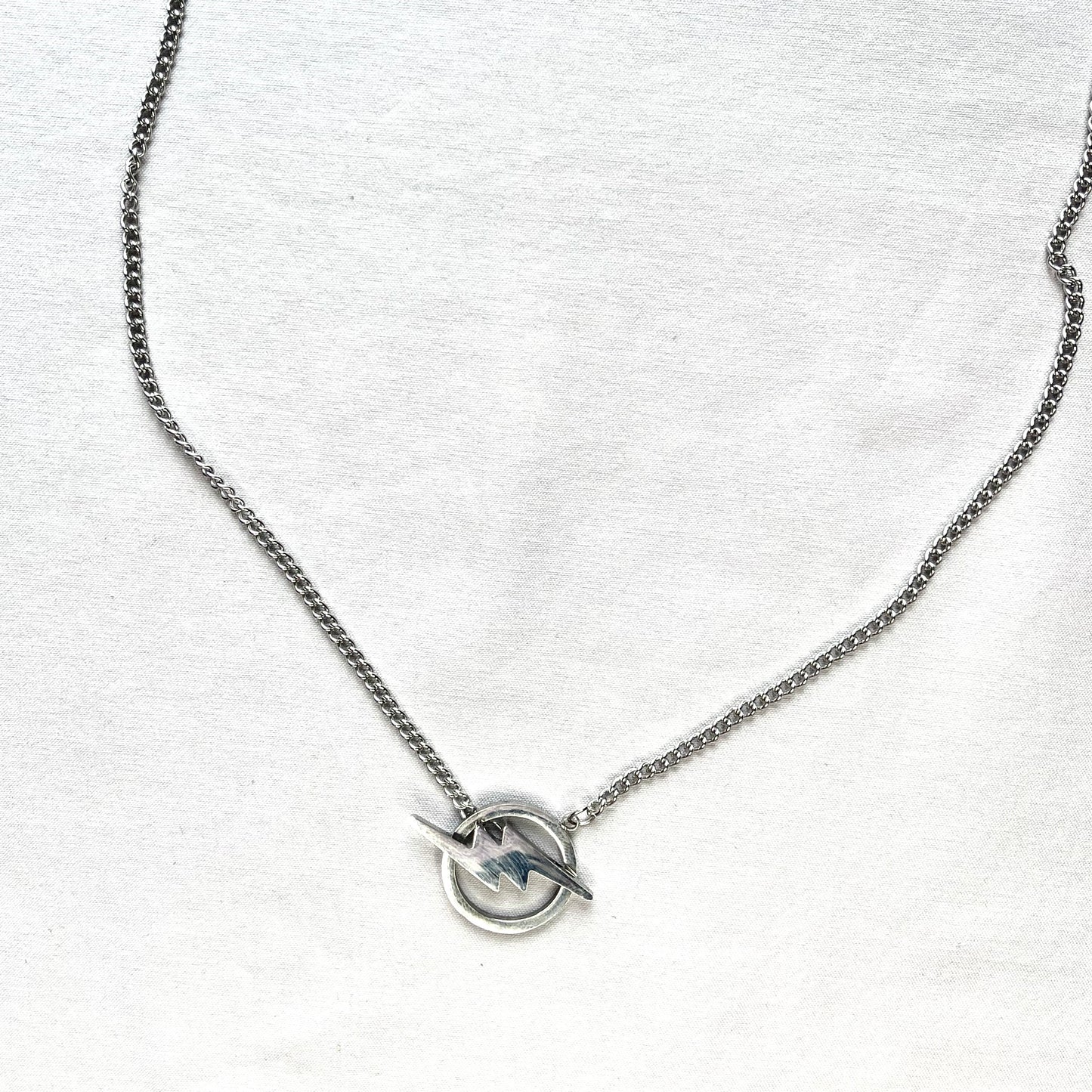 LIGHTENING BOLT BUCKLE CHAIN