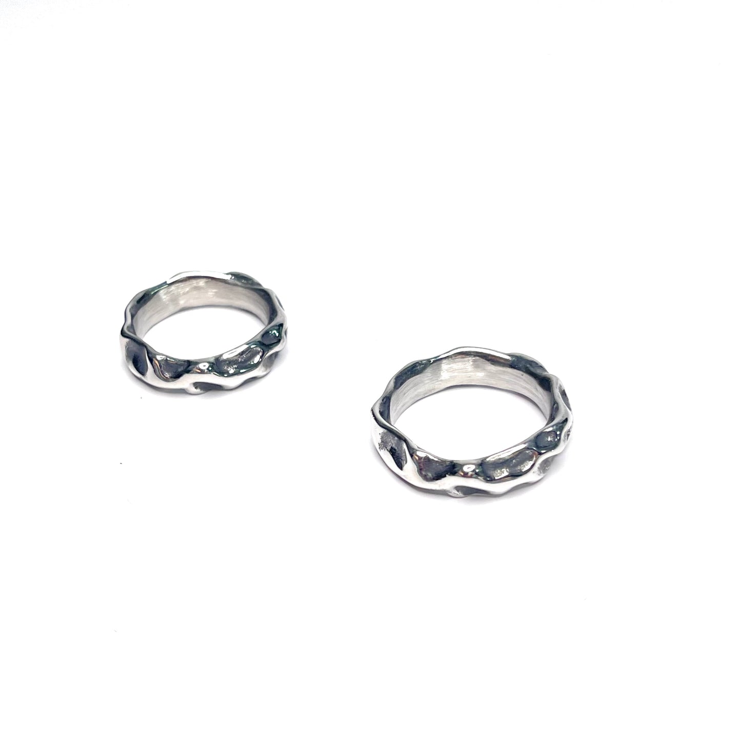 WAVY BAND RING