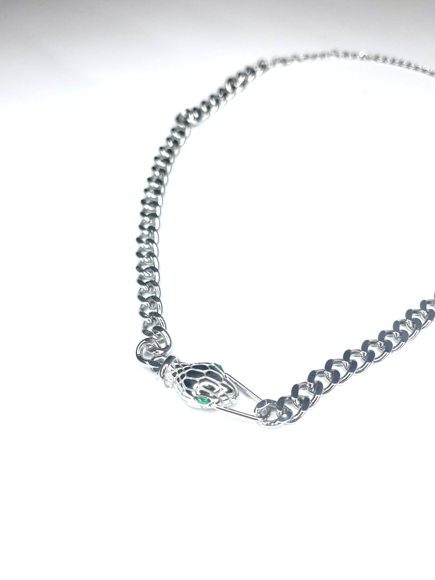 GARDEN OF EDEN CHOKER CHAIN