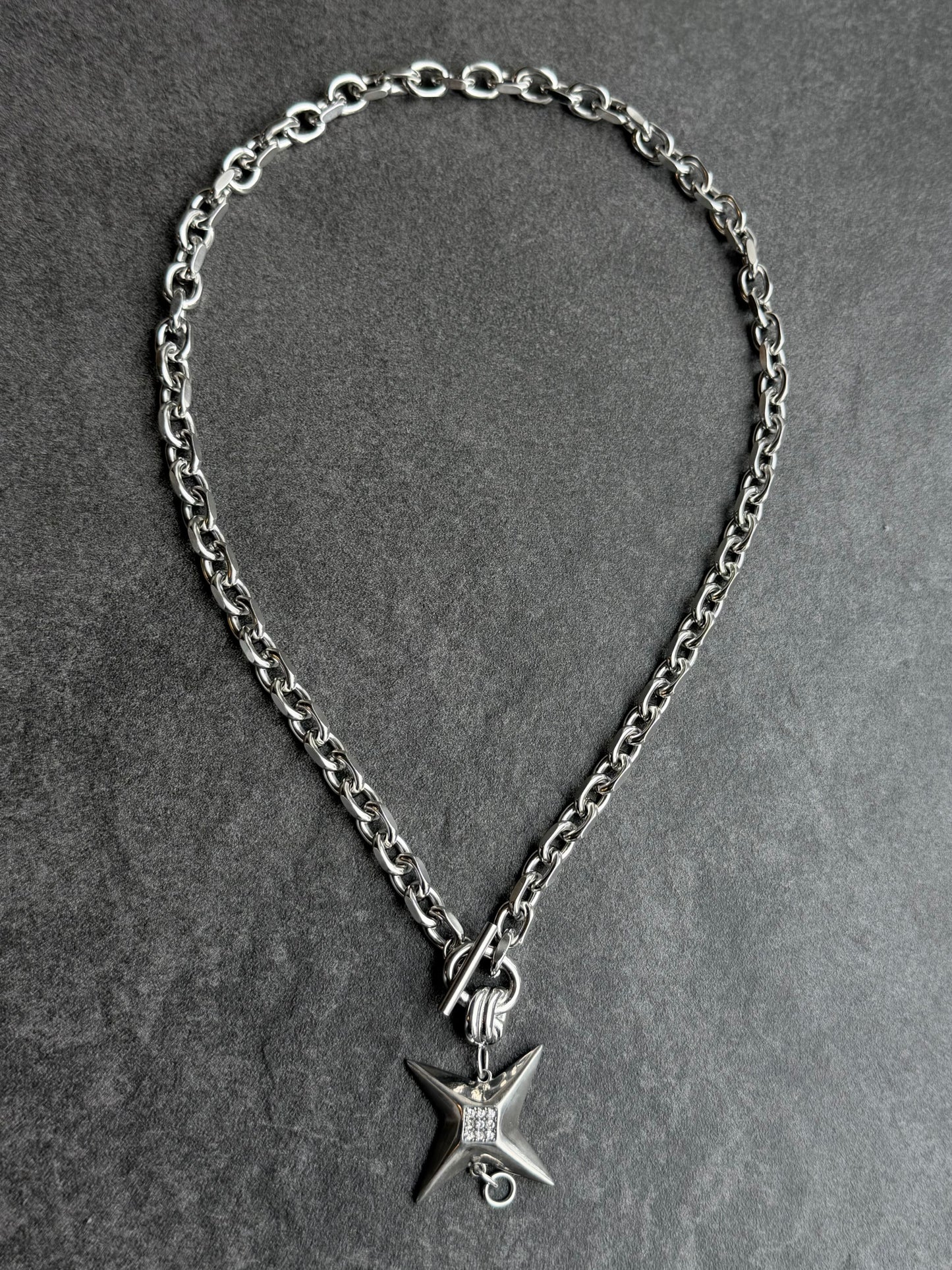 THE BLADE NECKLACE