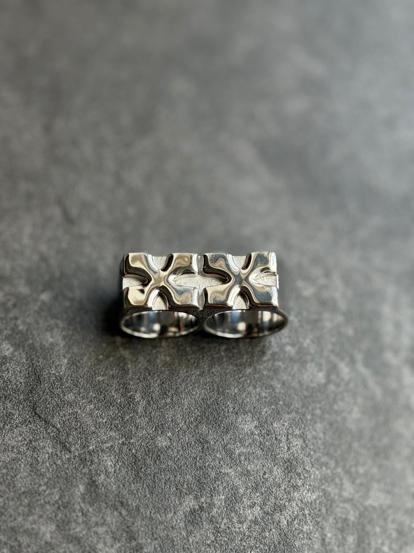 KNUCKLE SANDWICH RING