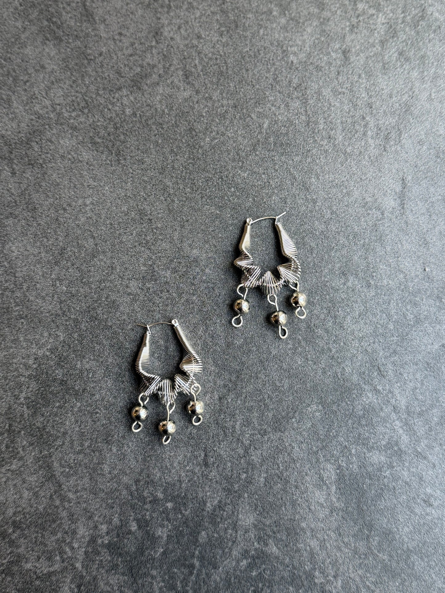 BALL WIRED EARRINGS