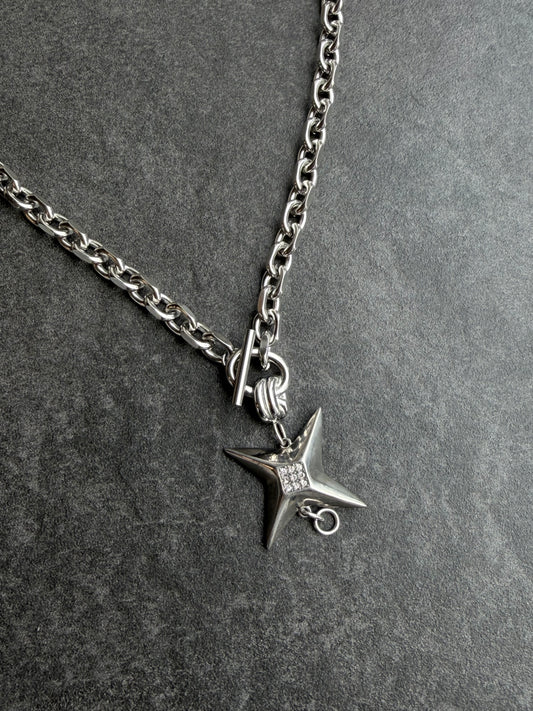 THE BLADE NECKLACE