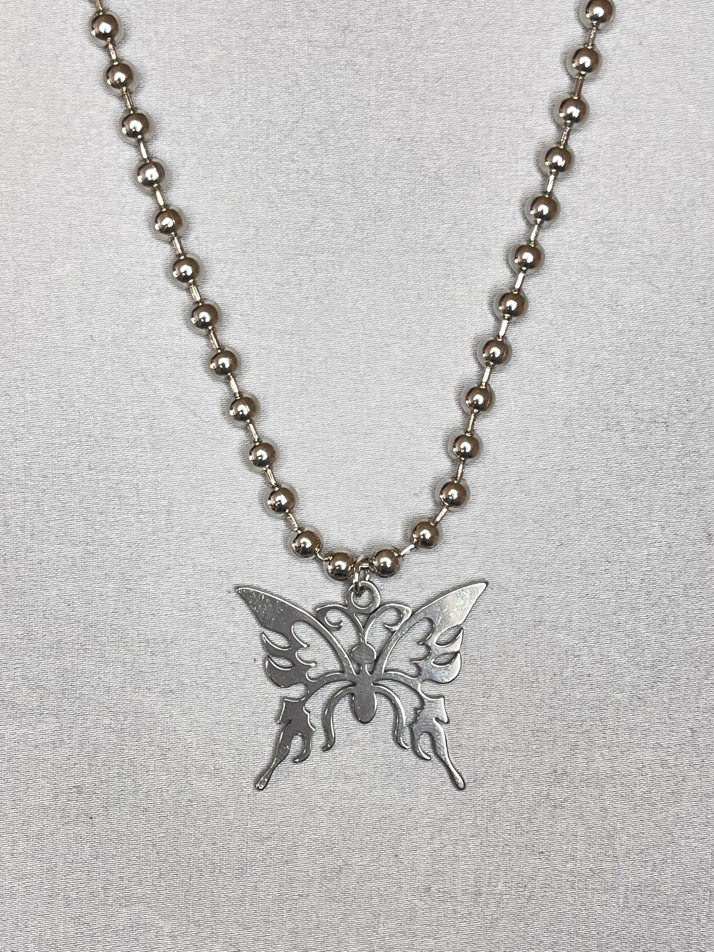 BUTTERFLY BALL CHAIN