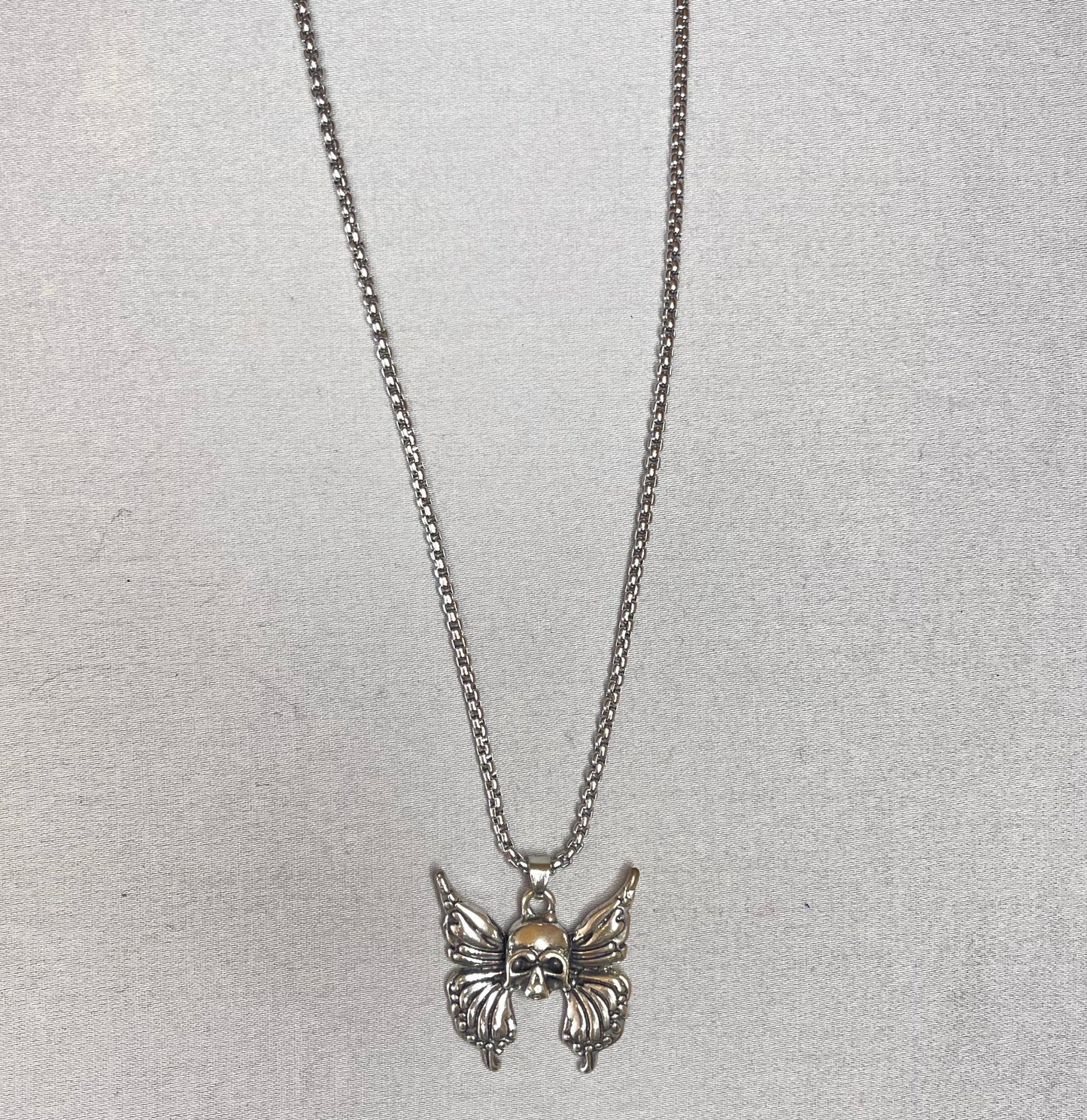 BUTTERFLY SKULL CHAIN