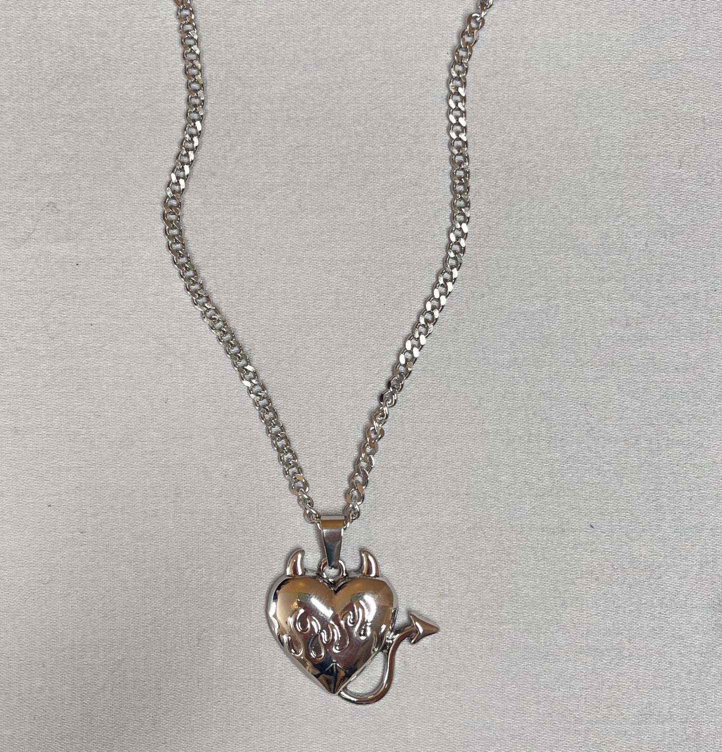 DEMON HEART CHAIN