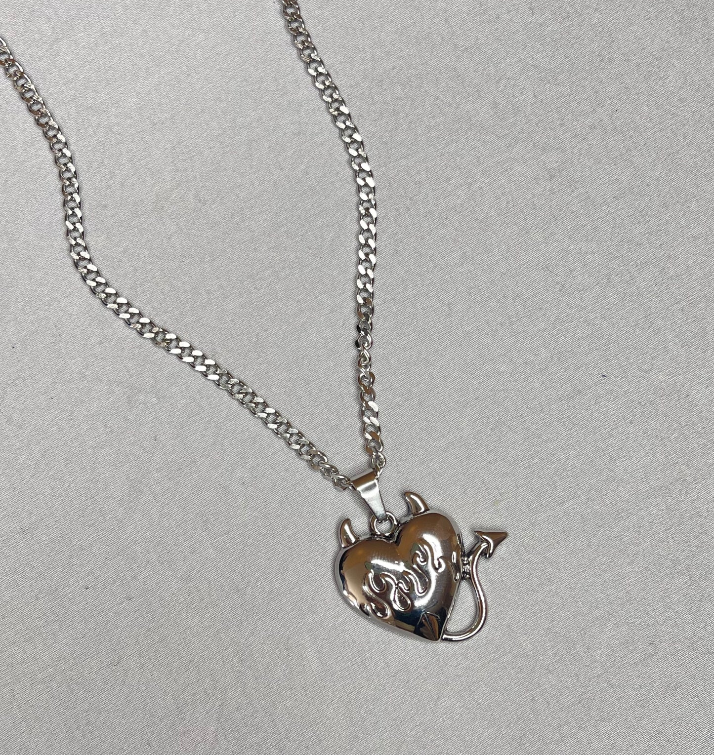 DEMON HEART CHAIN