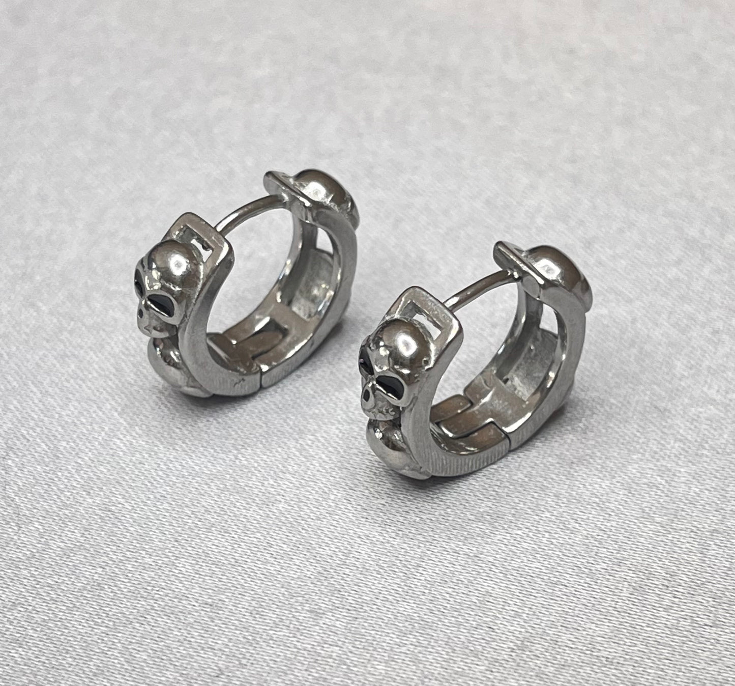 SKULL MINI HOOPS