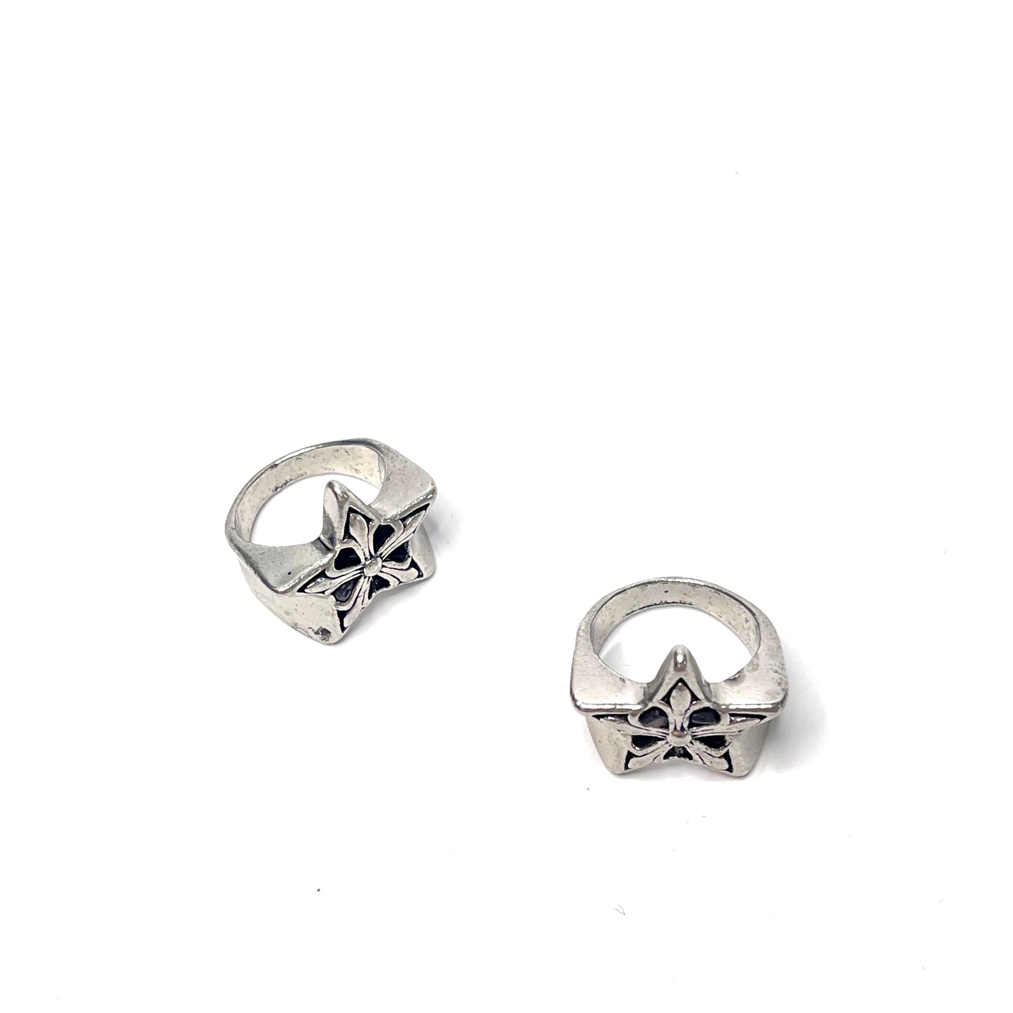 GOTH STAR RING